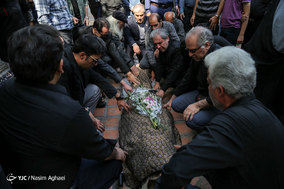 مراسم تشییع مرحوم صادق صدوقی در خانه هنرمندان
