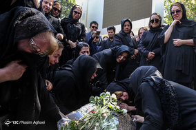 مراسم تشییع مرحوم صادق صدوقی در خانه هنرمندان
