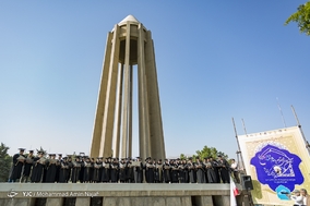 مراسم روز همدان در آرامگاه شیخ ابوعلی سینا