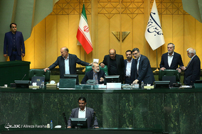 استیضاح وزیر امور اقتصادی و دارایی - 4 شهریور 97