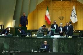 استیضاح وزیر امور اقتصادی و دارایی - 4 شهریور 97