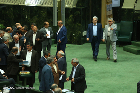 استیضاح وزیر امور اقتصادی و دارایی - 4 شهریور 97