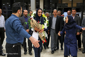 مراسم استقبال از نازنین رحمانی بانوی قایقران کرمانشاهی