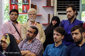 رونمایی از کتاب «نقاب ها»