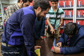 رونمایی از کتاب «نقاب ها»