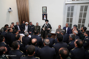 دیدار فرماندهان قرارگاه پدافند هوایی خاتم‌الانبیاء(ص) ارتش با فرمانده معظم کل قوا