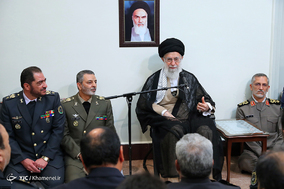 دیدار فرماندهان قرارگاه پدافند هوایی خاتم‌الانبیاء(ص) ارتش با فرمانده معظم کل قوا