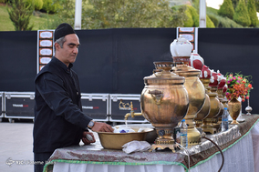 آیین اهتزاز پرچم هزارمتری عزای امام حسین(ع) در شب اول محرم