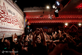 مراسم عزاداری شب‌دوم محرم در هیئت ریحانه‌الحسین