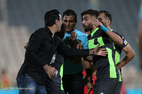دیدار تیم های پرسپولیس و نساجی مازندران