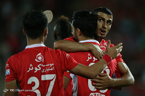 دیدار تیم های پرسپولیس و نساجی مازندران