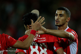 دیدار تیم های پرسپولیس و نساجی مازندران