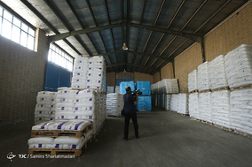 کشف بیش از 600 تن مواد اولیه ی ظروف یکبار مصرف در جنوب تهران