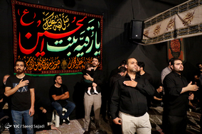مراسم عزاداری شب چهارم محرم در هیئت عبدالله‌ ابن‌حسن(ع)