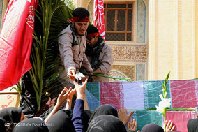 تشییع پیکر پاک ۹ شهید گمنام در شیراز