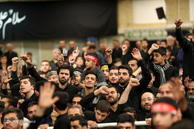 سومین شب مراسم عزاداری امام حسین(ع) در حسینیه امام خمینی(ره)