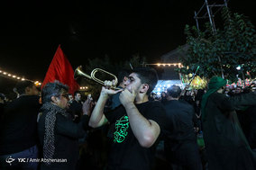 آیین مشعل گردانی در دولت آباد تهران