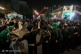 آیین مشعل گردانی در دولت آباد تهران