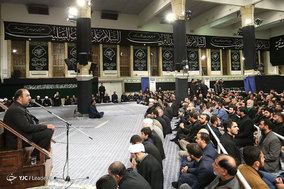 مراسم عزاداری شب عاشورای حسینی(ع) با حضور رهبر معظم انقلاب