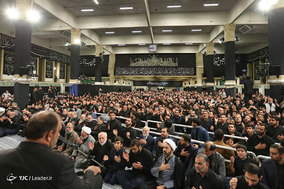 مراسم عزاداری شب عاشورای حسینی(ع) با حضور رهبر معظم انقلاب