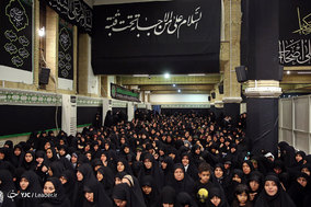مراسم عزاداری شب عاشورای حسینی(ع) با حضور رهبر معظم انقلاب