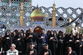 عزاداری ظهر عاشورا در میدان امام حسین(ع)