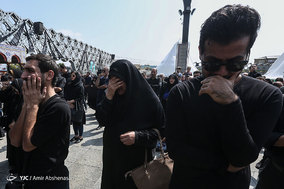 عزاداری ظهر عاشورا در میدان امام حسین(ع)