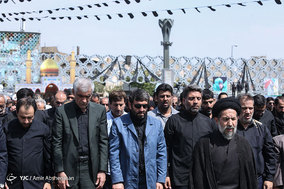عزاداری ظهر عاشورا در میدان امام حسین(ع)