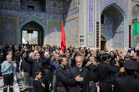 عزاداری روز عاشورای حسینی در مشهد مقدس