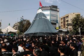 عزاداری ظهر عاشورا در بازار تهران
