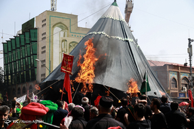 عزاداری ظهر عاشورا در بازار تهران