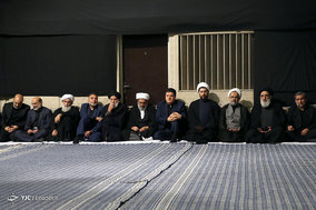 مراسم عزاداری شام غریبان با حضور مقام معظم رهبری