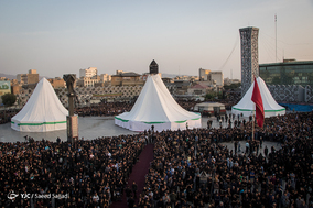 آیین خیمه سوزان در میدان امام حسین(ع)