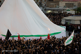آیین خیمه سوزان در میدان امام حسین(ع)