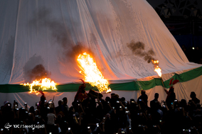 آیین خیمه سوزان در میدان امام حسین(ع)