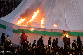 آیین خیمه سوزان در میدان امام حسین(ع)