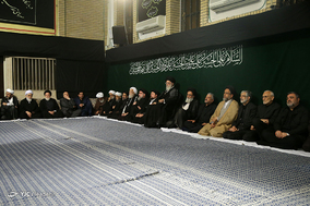 آخرین شب مراسم عزاداری امام حسین(ع) با حضور رهبر معظم انقلاب