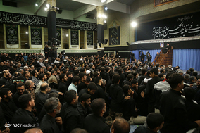 آخرین شب مراسم عزاداری امام حسین(ع) با حضور رهبر معظم انقلاب