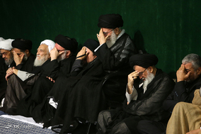 آخرین شب مراسم عزاداری امام حسین(ع) با حضور رهبر معظم انقلاب