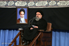 آخرین شب مراسم عزاداری امام حسین(ع) با حضور رهبر معظم انقلاب