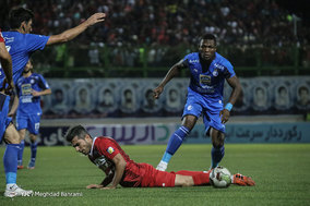 دیدار تیم های فوتبال نساجی مازندران و استقلال تهران