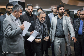 همایش دفاع همچنان باقی است