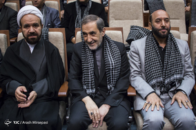 همایش دفاع همچنان باقی است