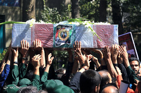 تشییع پیکر طاها اقدامی شهید ۴ ساله حادثه تروریستی اهواز
