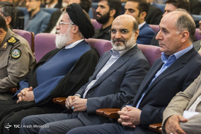 رونمایی از 130 مستند شهدای مدافع حرم