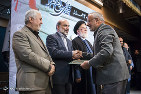 رونمایی از 130 مستند شهدای مدافع حرم