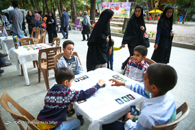 چهار قدم کودکی در گذر فرهنگی چهار باغ - اصفهان