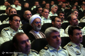 نشست مشترک شهردار تهران با فرماندهان انتظامی تهران