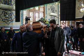 مراسم تشییع پیکر والده برادران اسماعیلی