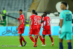 دیدار تیم های فوتبال پرسپولیس و نود ارومیه